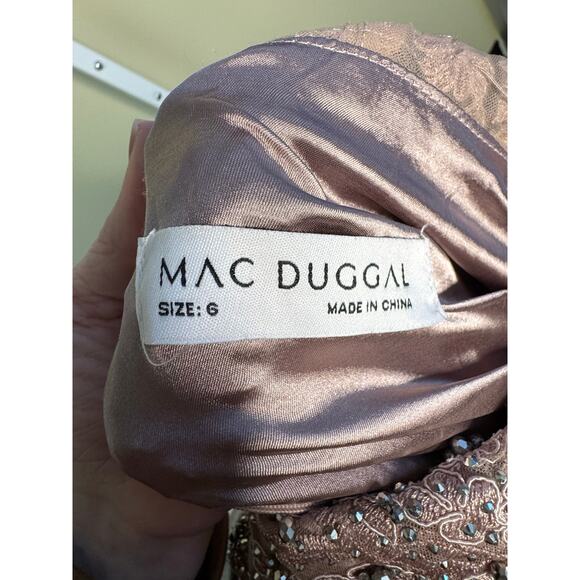 Mac Duggal NWT Appliqué Cap Sleeve Bodice Flowy Gown in Vintage Lilac Size 6 - Picture 6 of 9